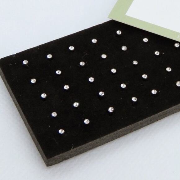 5 Crystal Nose Studs - Picture 2 of 4